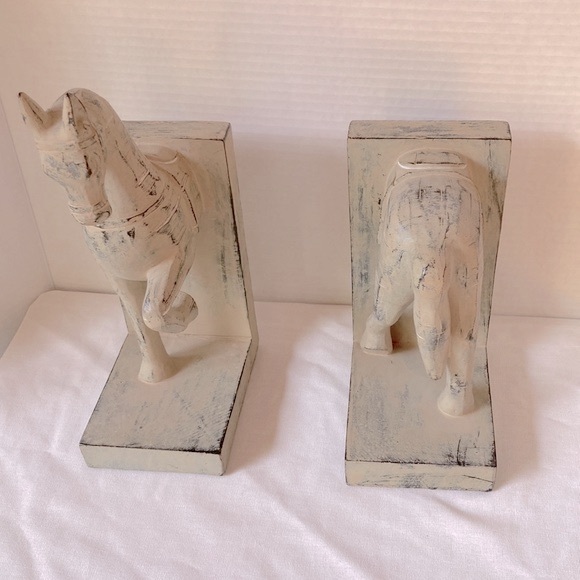 Trotting Horse Bookends Home Decor Bookshelf Accent Whitewash 11 x 3.75 inches - Picture 6 of 10
